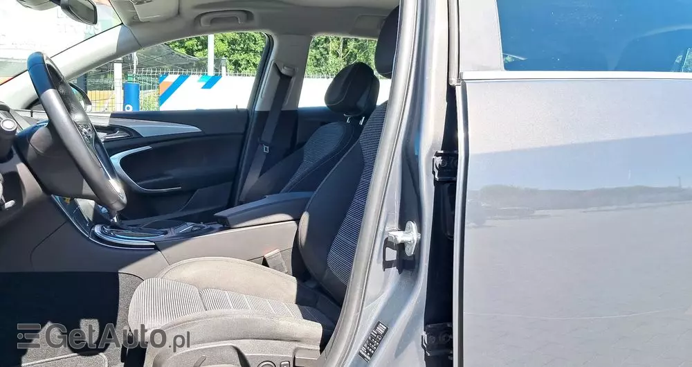 OPEL Insignia 1.6 ECOTEC DI Turbo Sports Tourer Business Edition