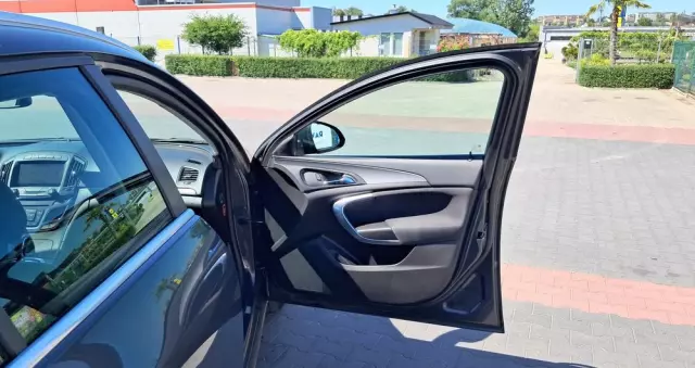 OPEL Insignia 1.6 ECOTEC DI Turbo Sports Tourer Business Edition