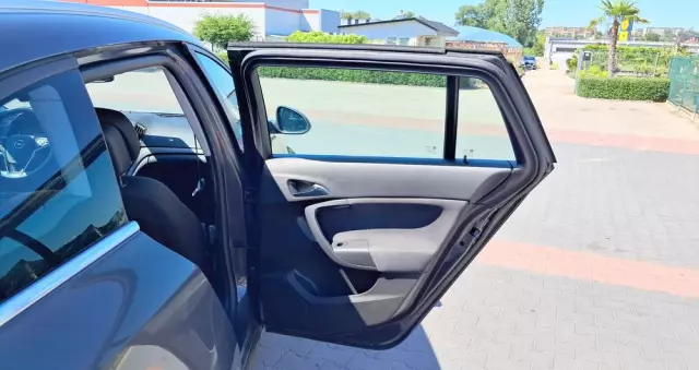 OPEL Insignia 1.6 ECOTEC DI Turbo Sports Tourer Business Edition