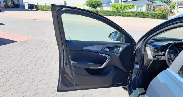 OPEL Insignia 1.6 ECOTEC DI Turbo Sports Tourer Business Edition