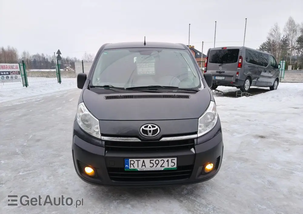 TOYOTA PROACE 