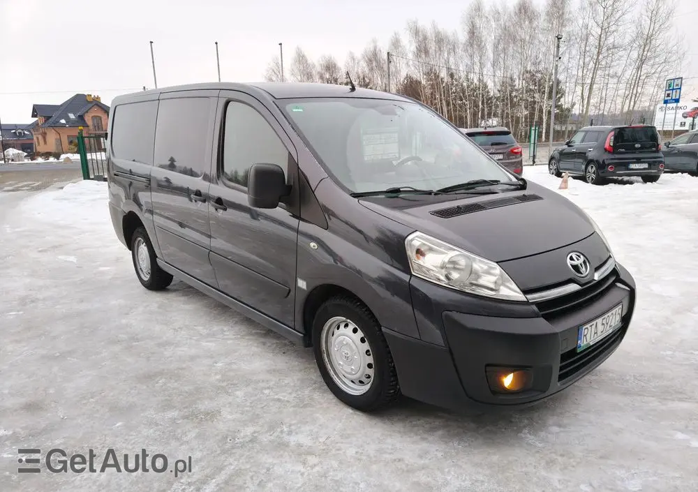 TOYOTA PROACE 
