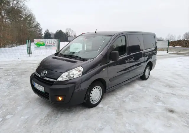 TOYOTA PROACE 