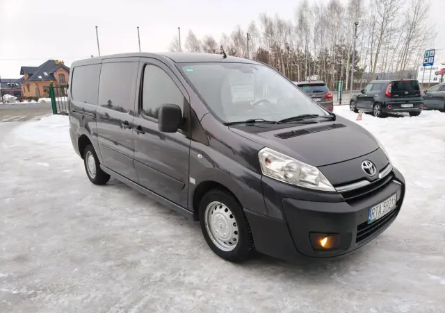 TOYOTA PROACE 