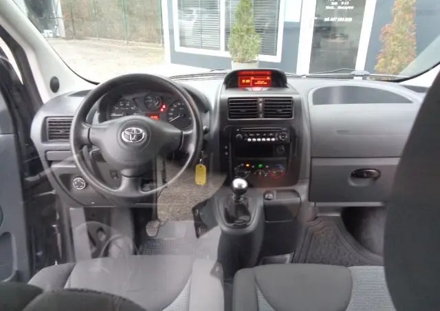 TOYOTA PROACE 