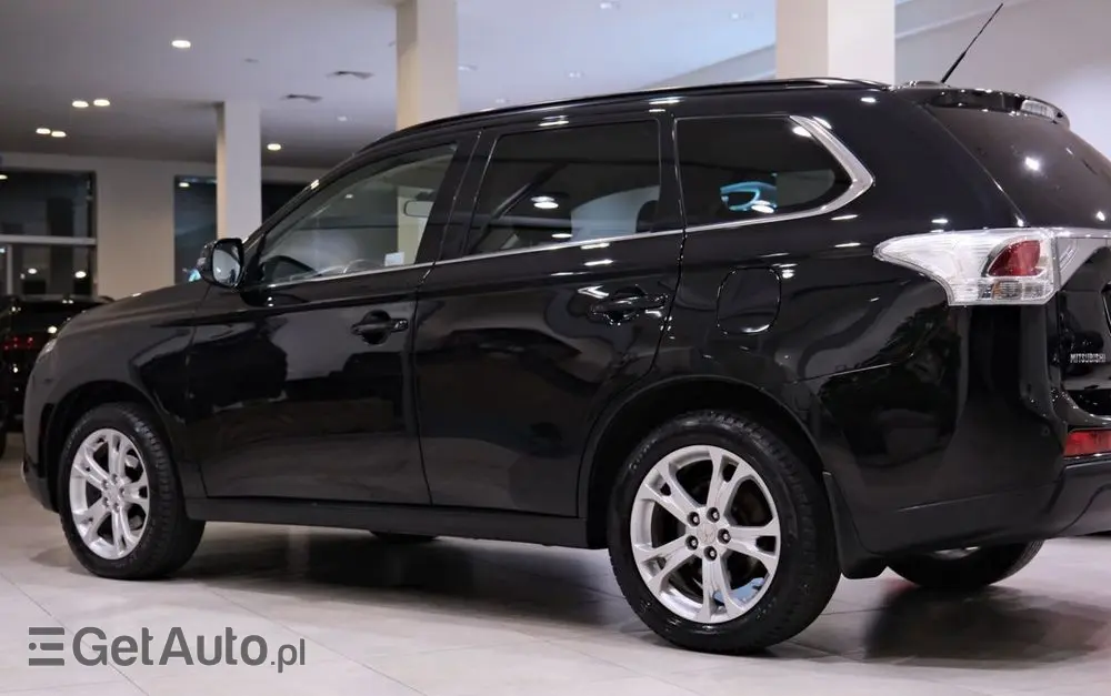 MITSUBISHI Outlander 2.2 DI-D 4WD Diamant Edition