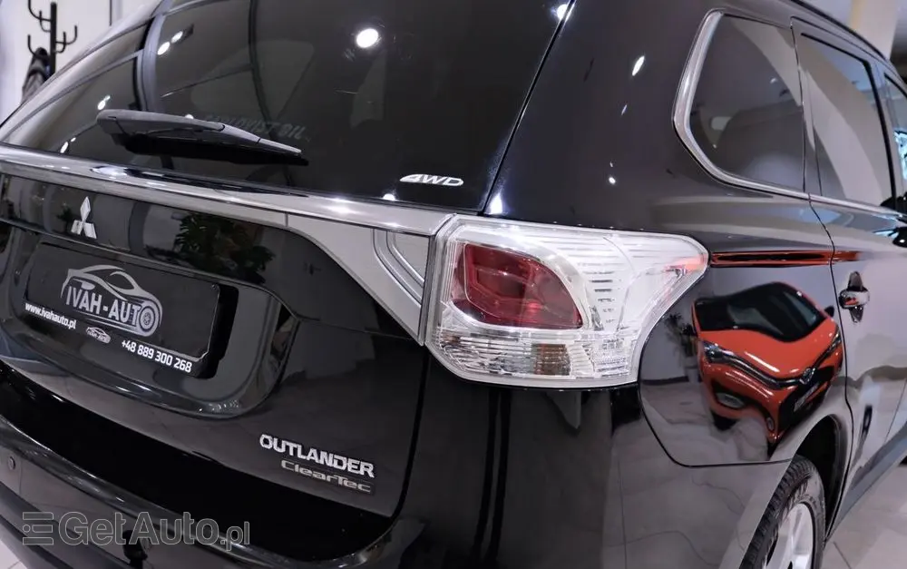 MITSUBISHI Outlander 2.2 DI-D 4WD Diamant Edition