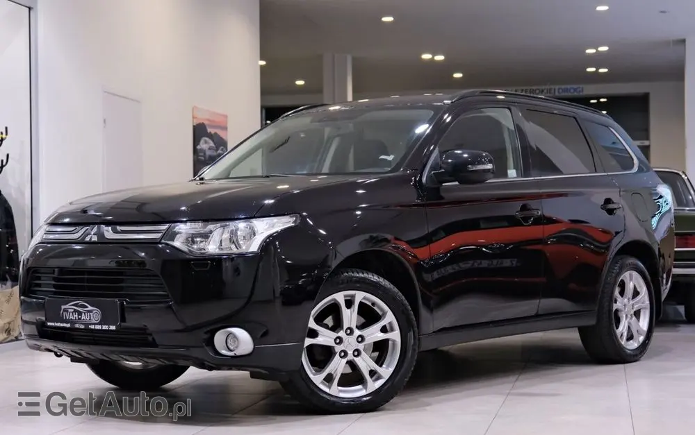 MITSUBISHI Outlander 2.2 DI-D 4WD Diamant Edition