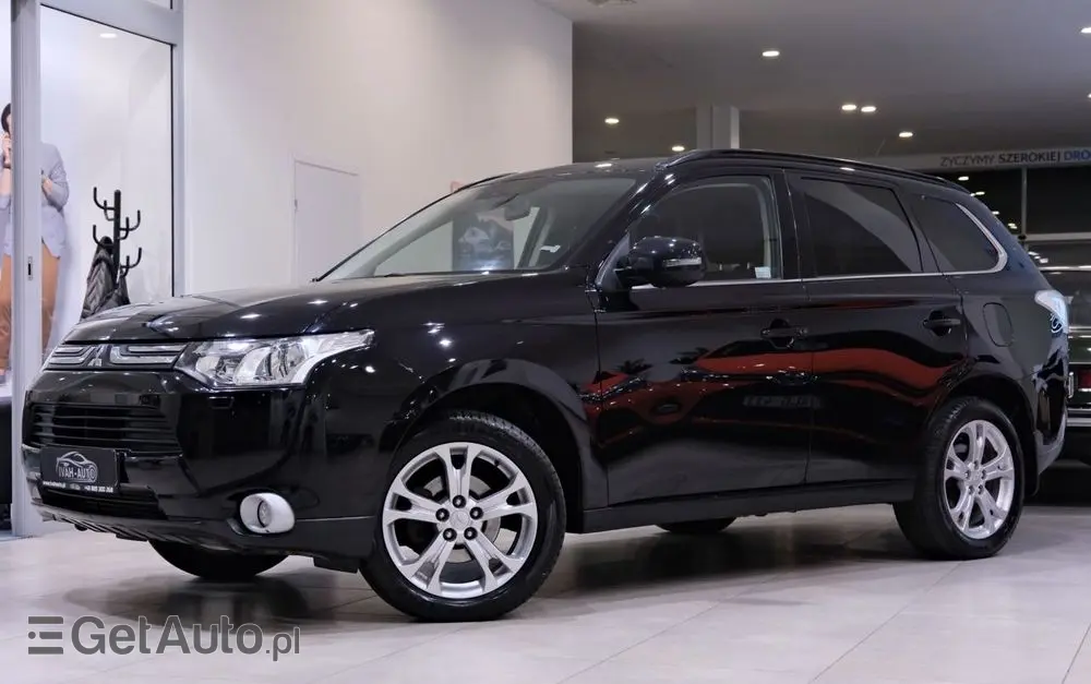 MITSUBISHI Outlander 2.2 DI-D 4WD Diamant Edition