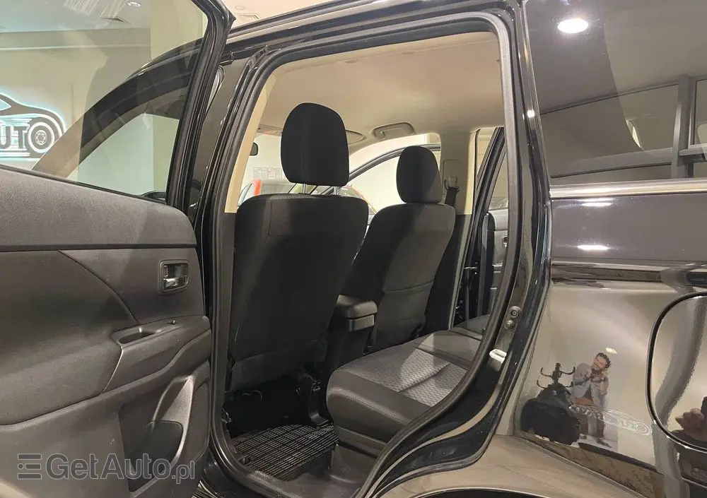 MITSUBISHI Outlander 2.2 DI-D 4WD Diamant Edition