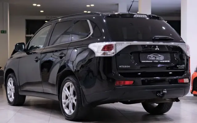 MITSUBISHI Outlander 2.2 DI-D 4WD Diamant Edition