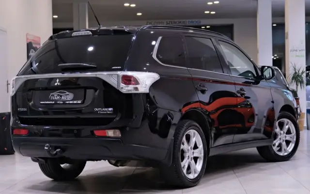 MITSUBISHI Outlander 2.2 DI-D 4WD Diamant Edition