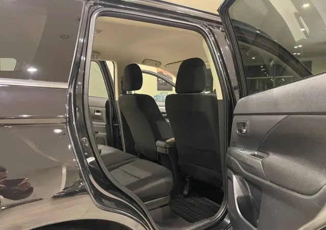 MITSUBISHI Outlander 2.2 DI-D 4WD Diamant Edition