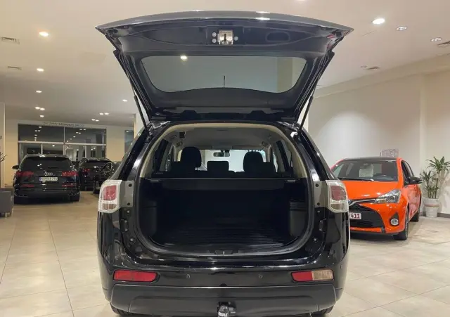 MITSUBISHI Outlander 2.2 DI-D 4WD Diamant Edition