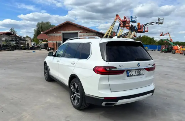 BMW X7 
