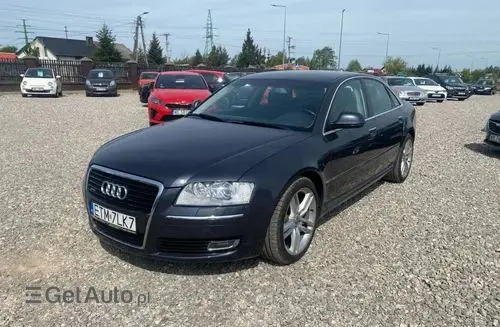 AUDI A8 