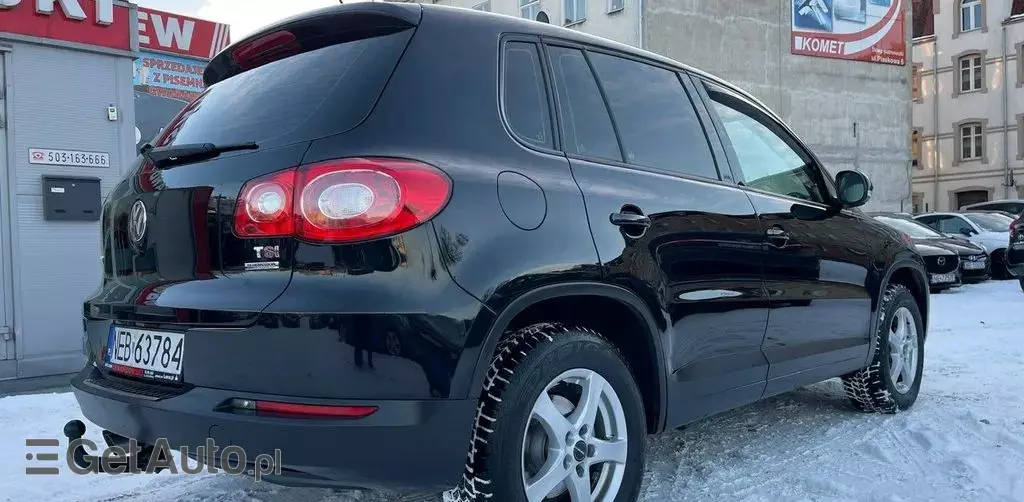 VOLKSWAGEN Tiguan 