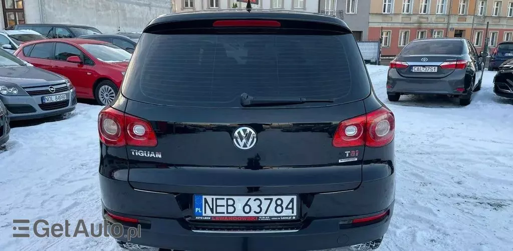 VOLKSWAGEN Tiguan 