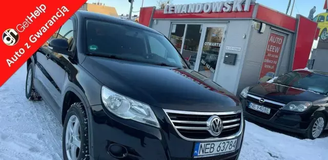 VOLKSWAGEN Tiguan 