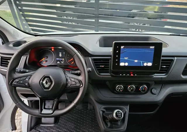 RENAULT *TRAFIC*L1H1*NOWY*MODEL*BOGATO*WYPOSAŻONY* 