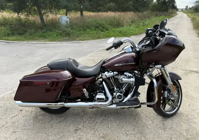 HARLEY-DAVIDSON Touring Road Glide 
