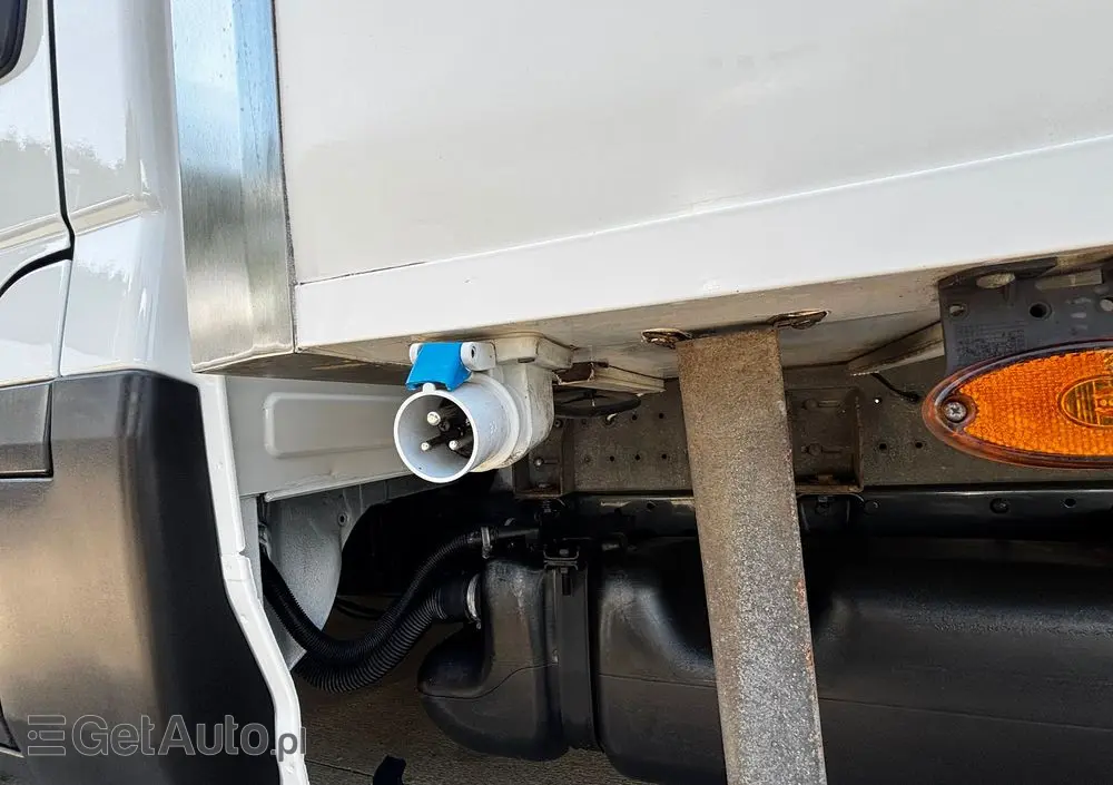 IVECO Daily 35C15 Chłodnia Mroźnia z windą 750 kg 3.0 HPI 