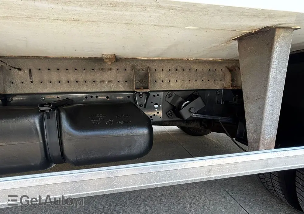 IVECO Daily 35C15 Chłodnia Mroźnia z windą 750 kg 3.0 HPI 