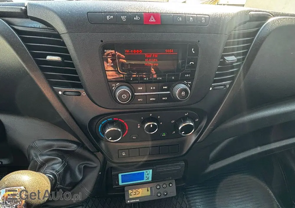 IVECO Daily 35C15 Chłodnia Mroźnia z windą 750 kg 3.0 HPI 