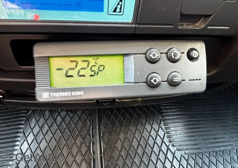 IVECO Daily 35C15 Chłodnia Mroźnia z windą 750 kg 3.0 HPI 