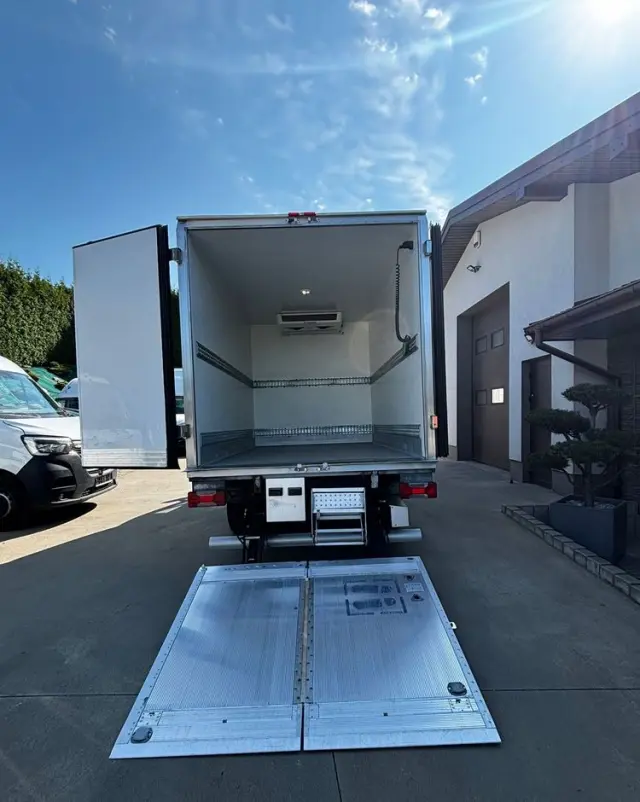 IVECO Daily 35C15 Chłodnia Mroźnia z windą 750 kg 3.0 HPI 