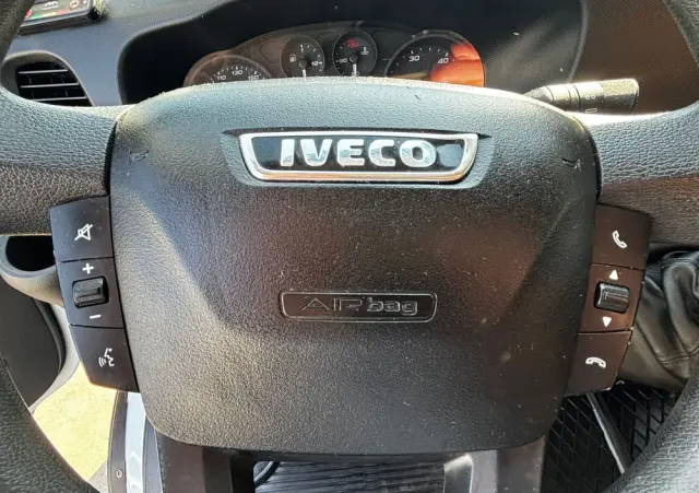 IVECO Daily 35C15 Chłodnia Mroźnia z windą 750 kg 3.0 HPI 