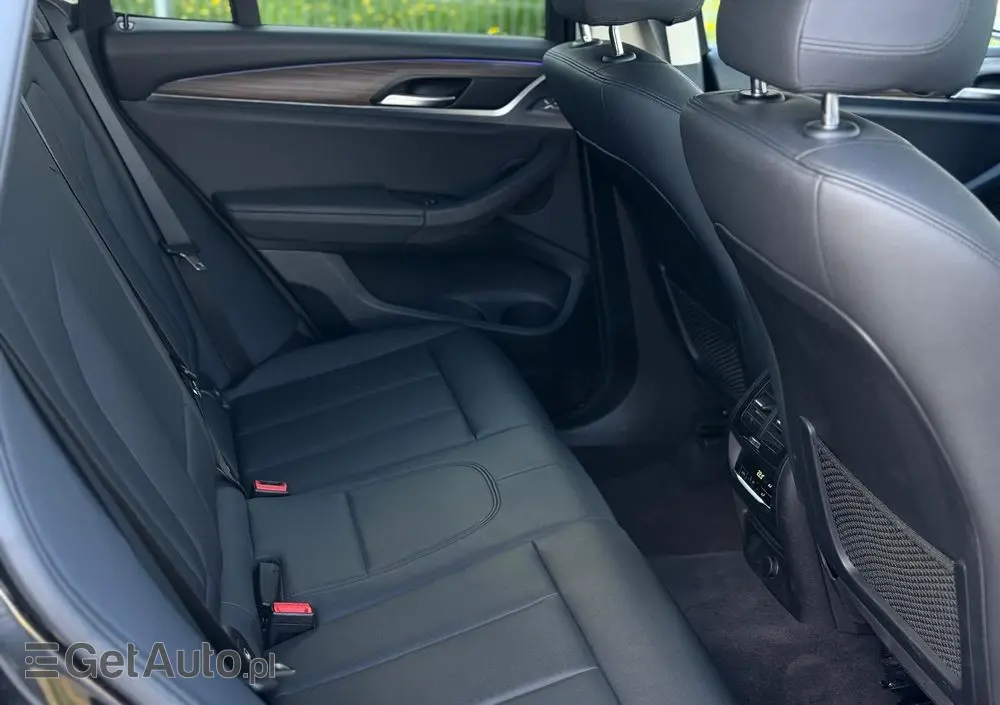 BMW X3 XDrive20i Advantage