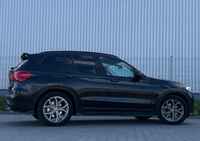BMW X3 XDrive20i Advantage