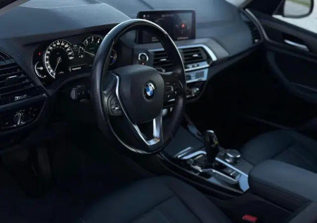 BMW X3 XDrive20i Advantage