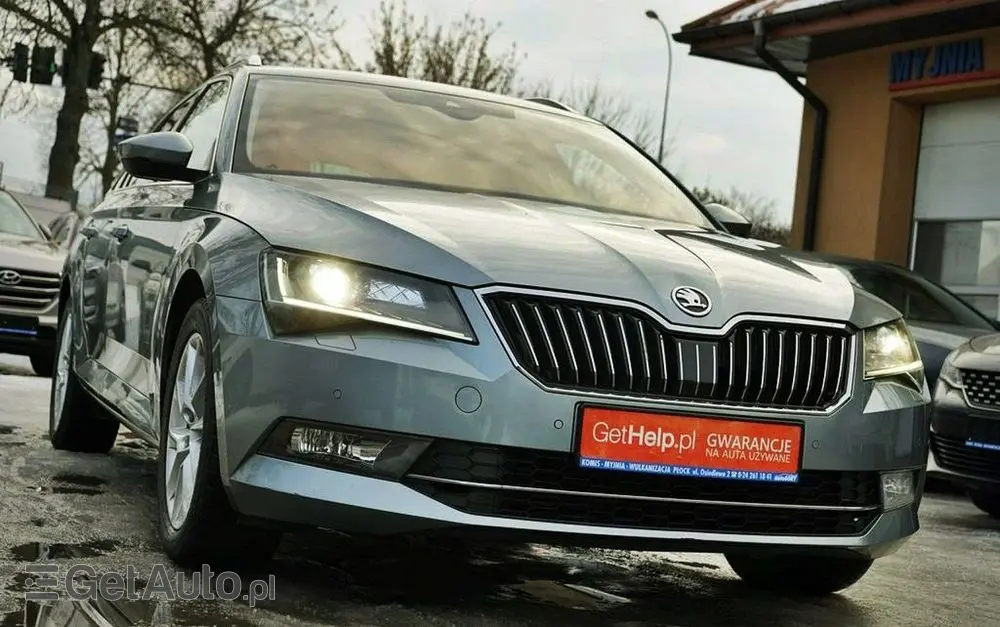 SKODA Superb 