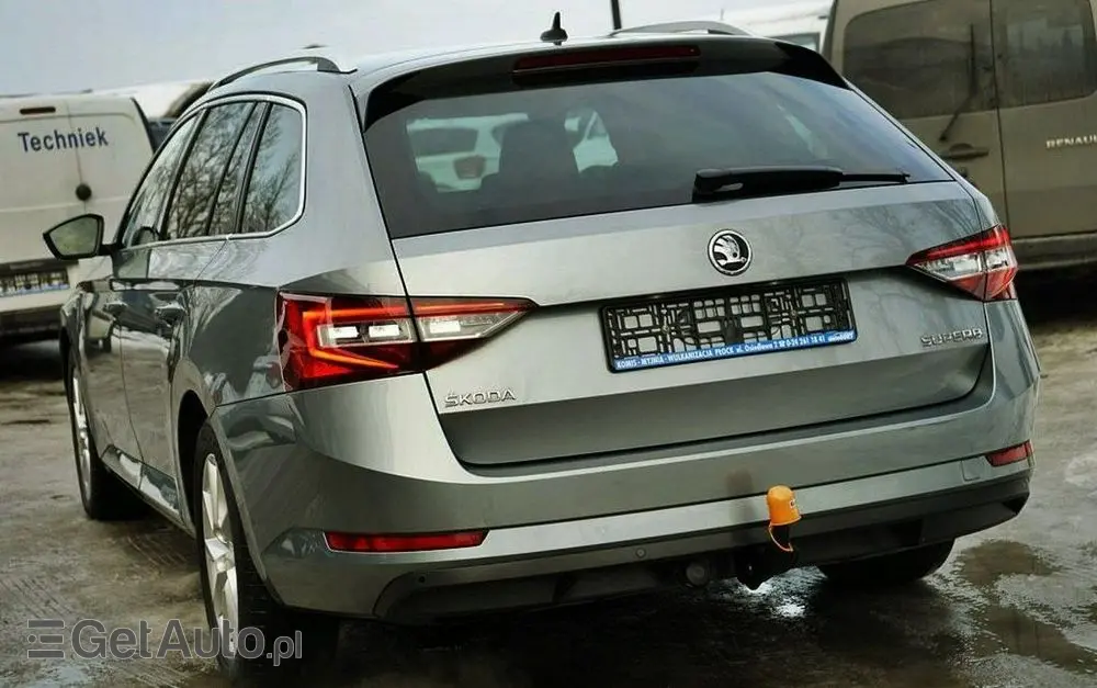 SKODA Superb 