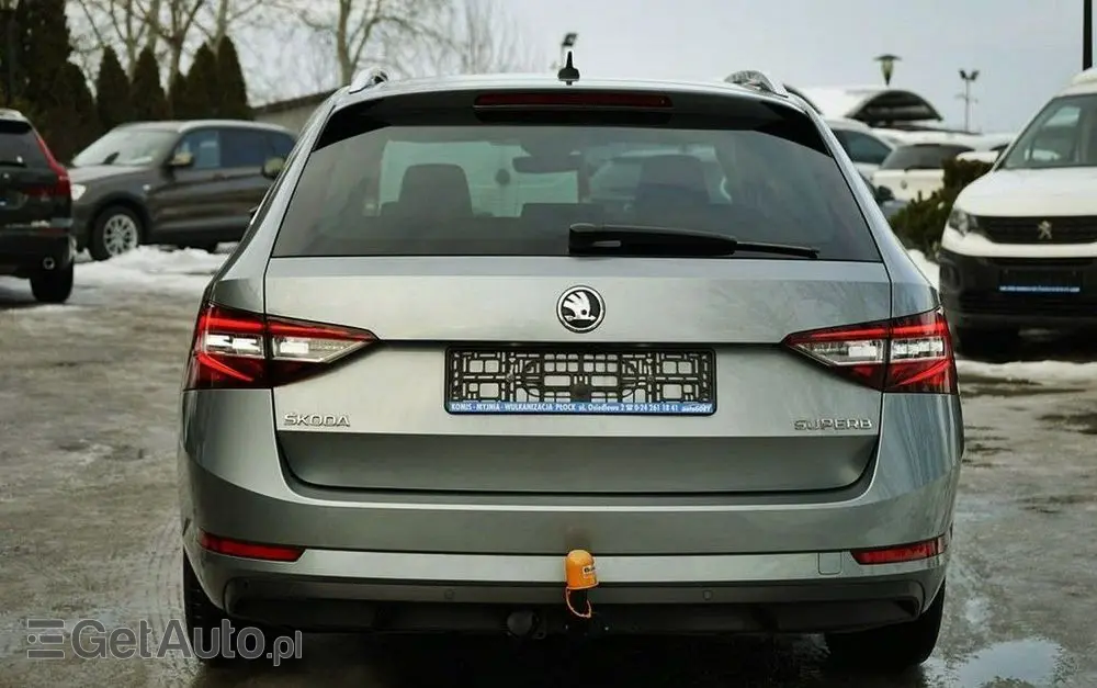 SKODA Superb 