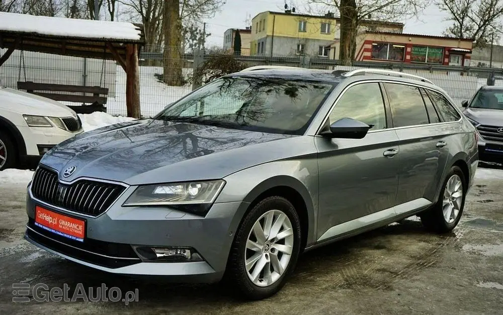 SKODA Superb 