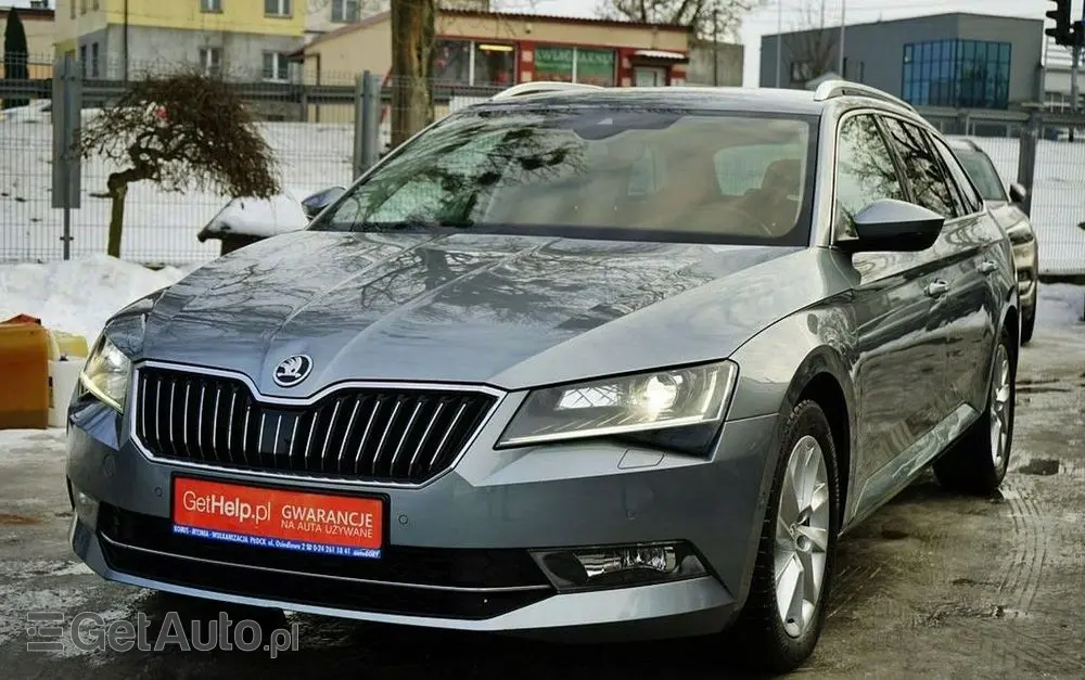 SKODA Superb 