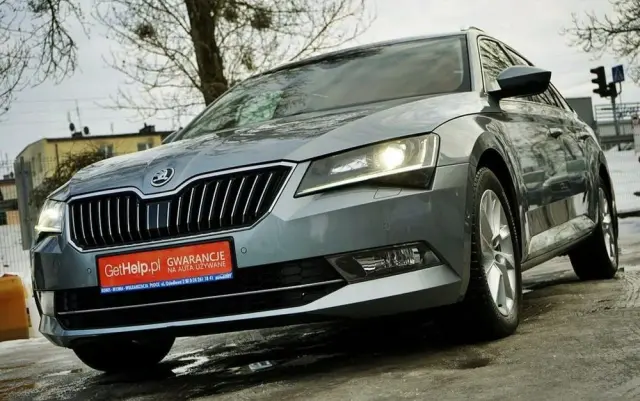 SKODA Superb 