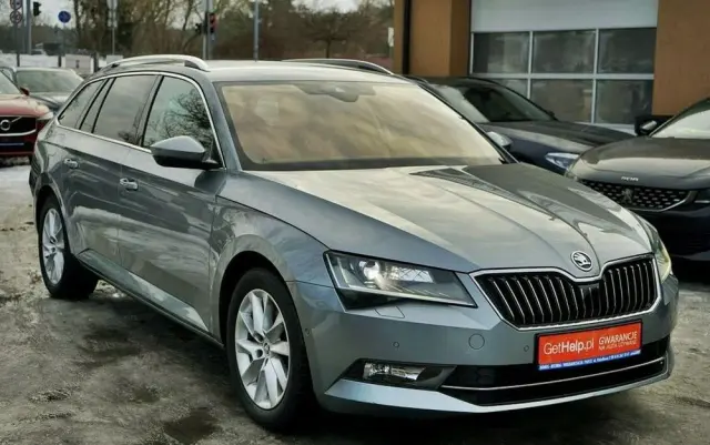 SKODA Superb 