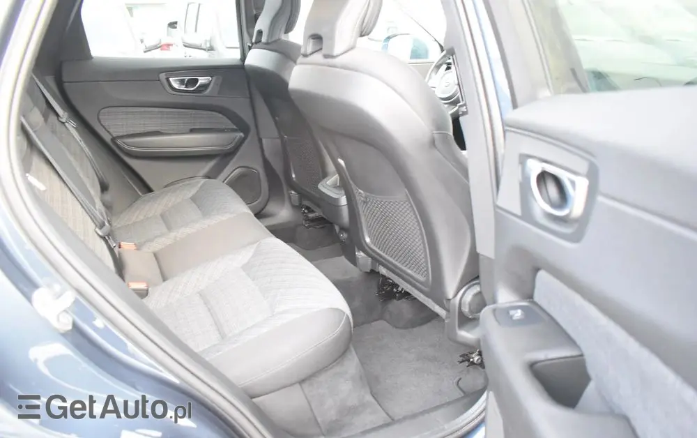 VOLVO XC 60 D4 SCR AWD Momentum