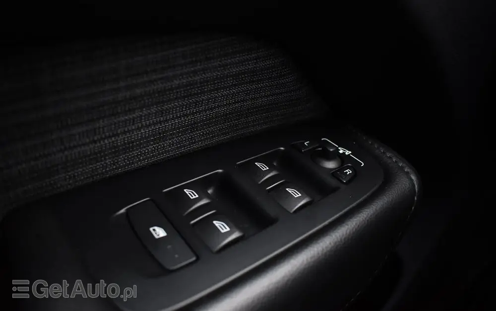 VOLVO XC 60 D4 SCR AWD Momentum