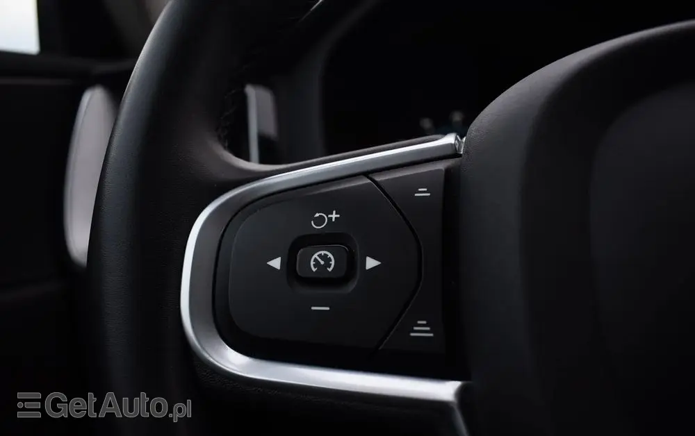 VOLVO XC 60 D4 SCR AWD Momentum