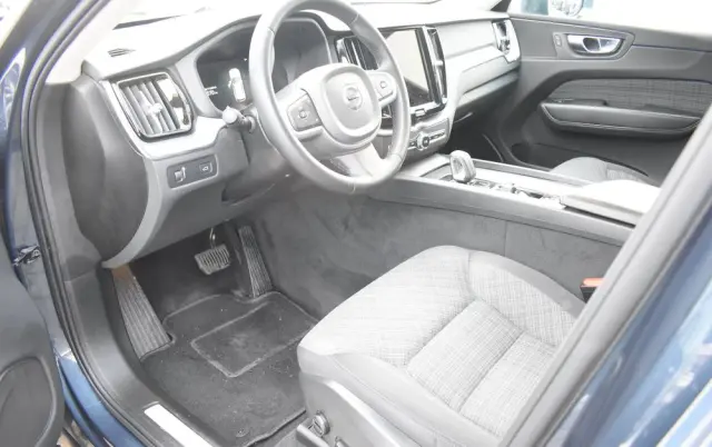 VOLVO XC 60 D4 SCR AWD Momentum