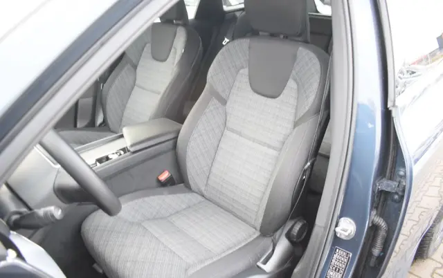 VOLVO XC 60 D4 SCR AWD Momentum