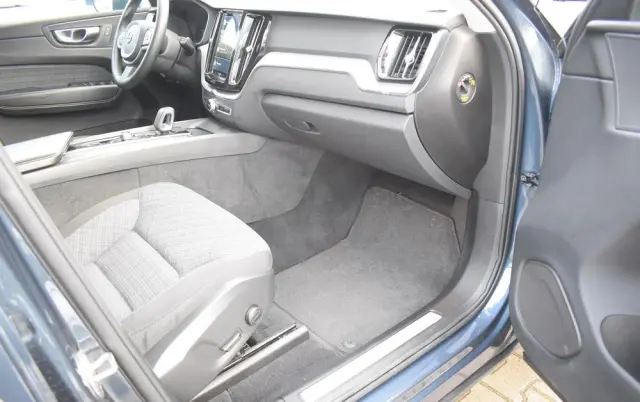 VOLVO XC 60 D4 SCR AWD Momentum