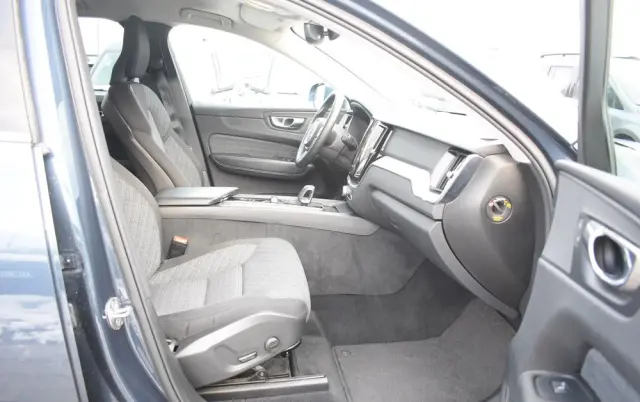 VOLVO XC 60 D4 SCR AWD Momentum