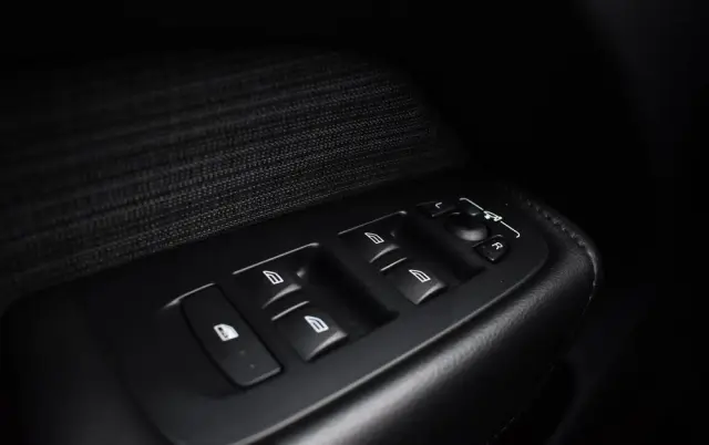 VOLVO XC 60 D4 SCR AWD Momentum