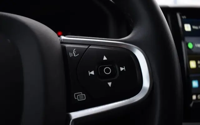 VOLVO XC 60 D4 SCR AWD Momentum